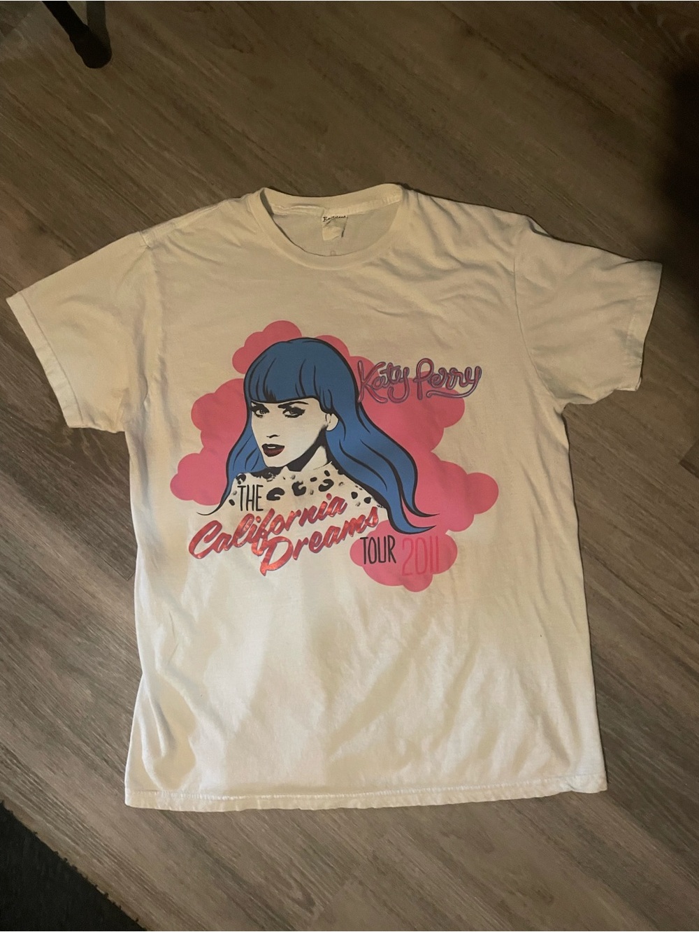 Katy Perry California Dreams 2011
 Tour Shirt Double Sided size large